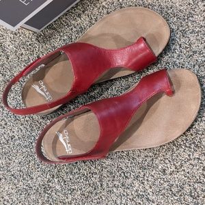 Dansko women's Reece sandals waxy brushed red